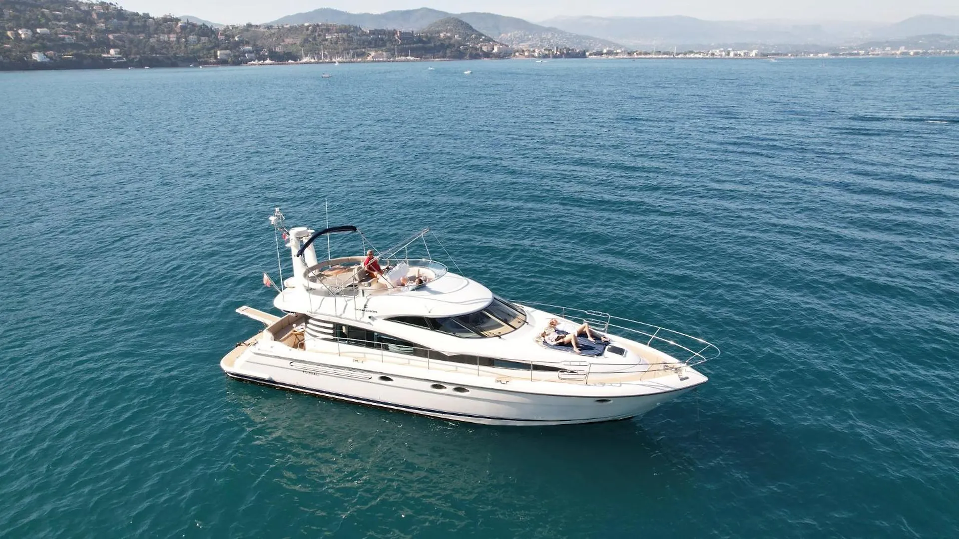 Botel Superbe Yacht Dans Le Port De Cannes